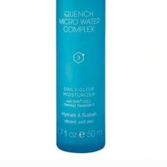 Quench Micro Water Complex Daily Glow Moisturizer 1.7oz - Picture 2 of 3